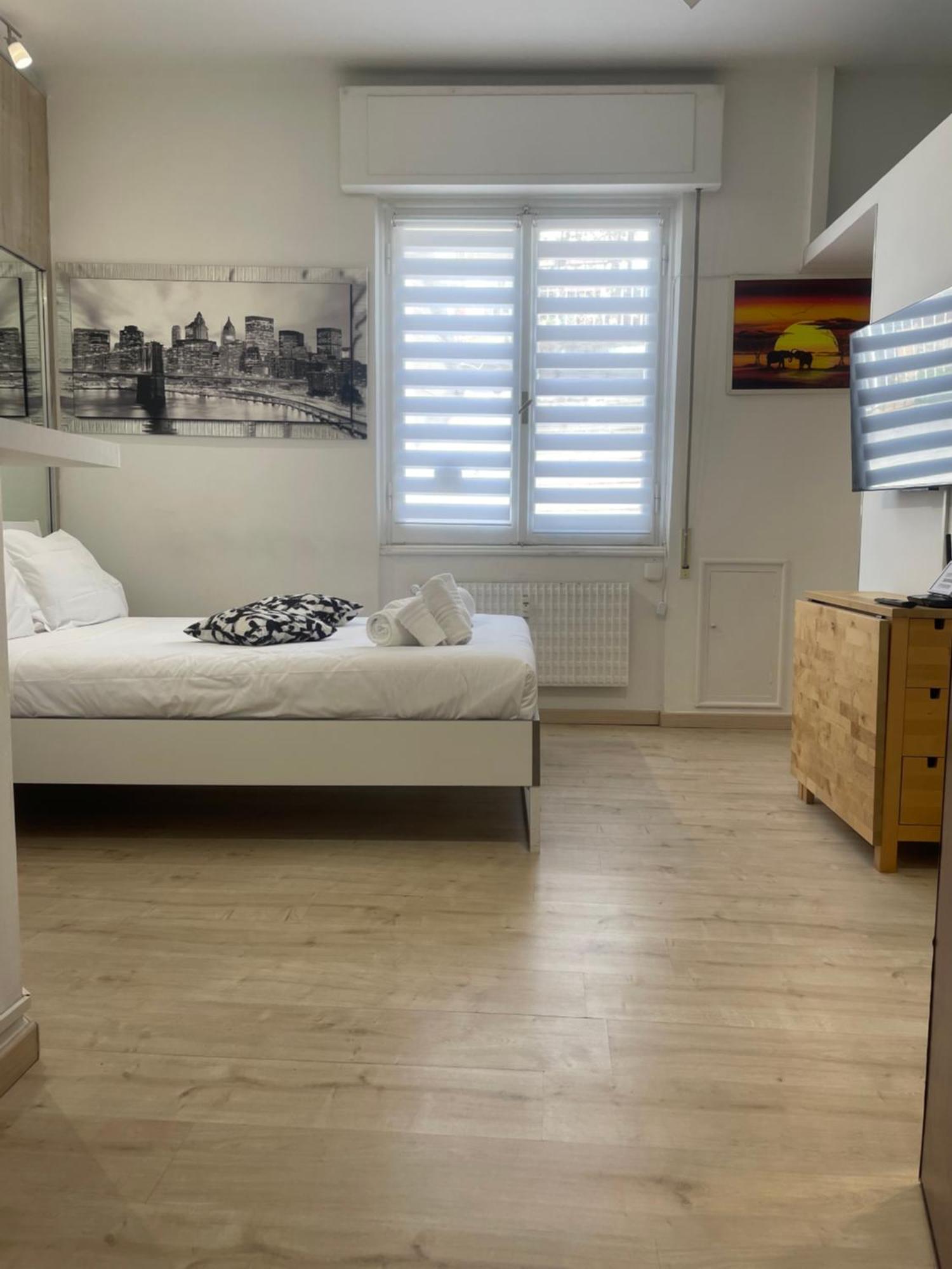 Living Genova Apartment Bagian luar foto